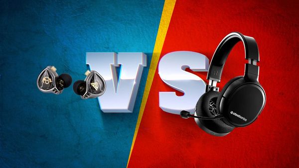 In-Ear Monitors VS Headphones: Which Is Better For Gaming